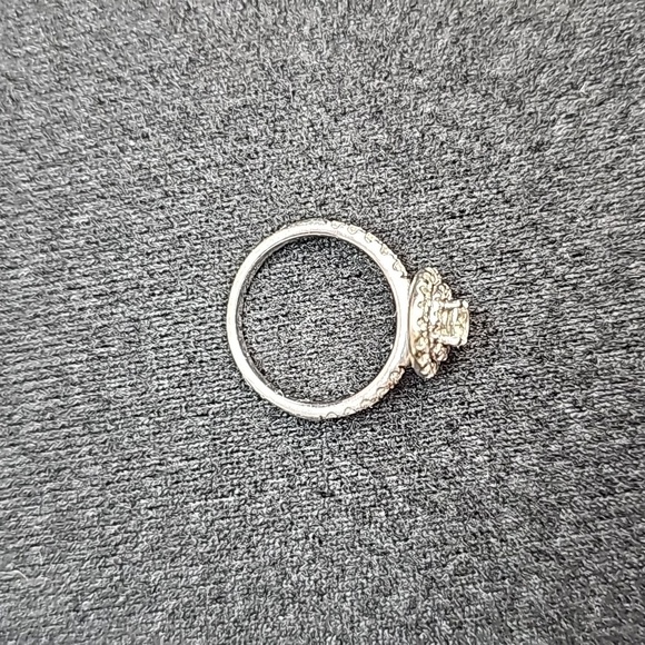 14KT WHITE GOLD DOUBLE HALO DIAMOND RING - Picture 8 of 16